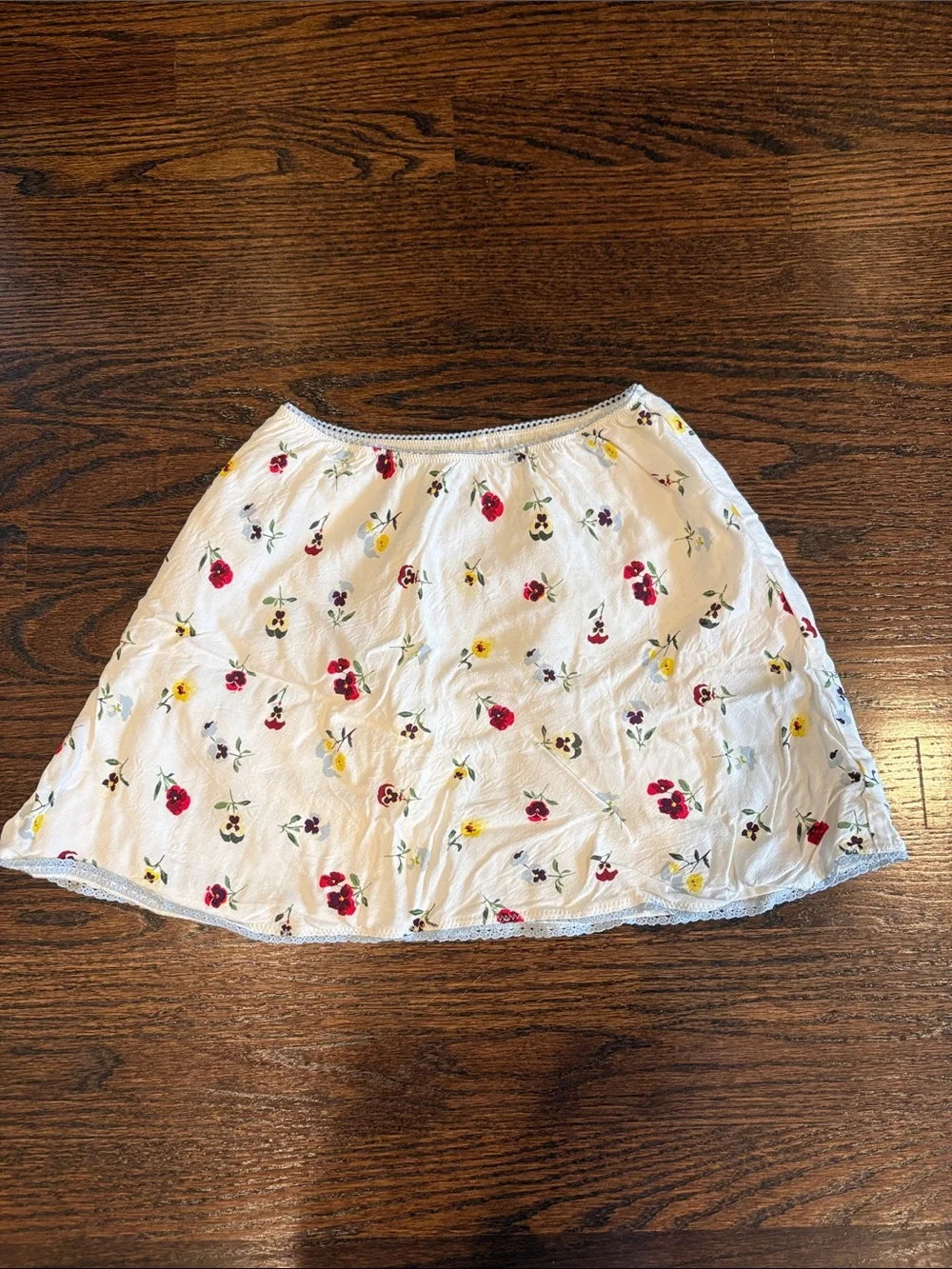GAP White Floral Cotton Skirt with Red & Yellow Flowers